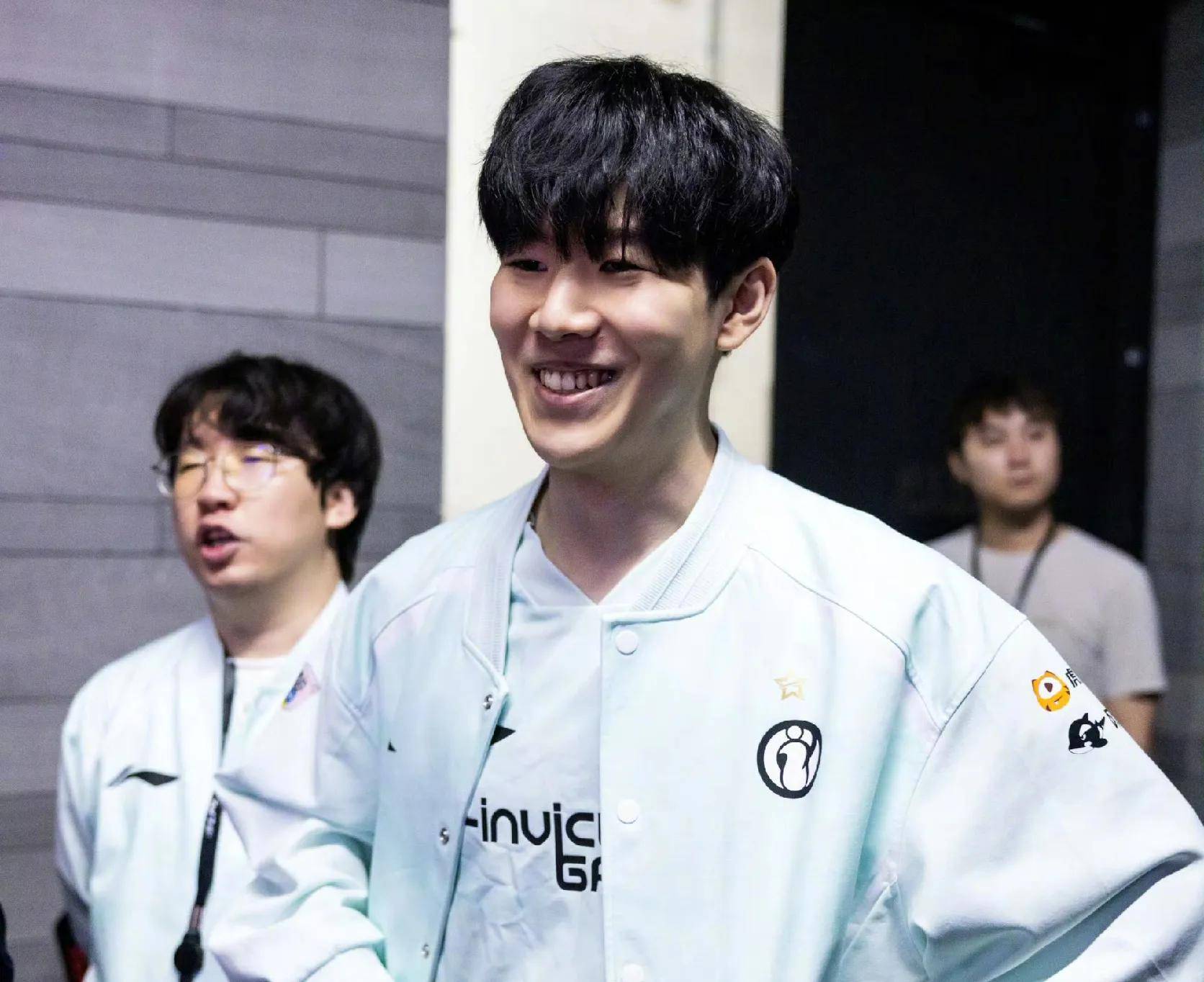 底粉碎了奥 底粉碎了奥